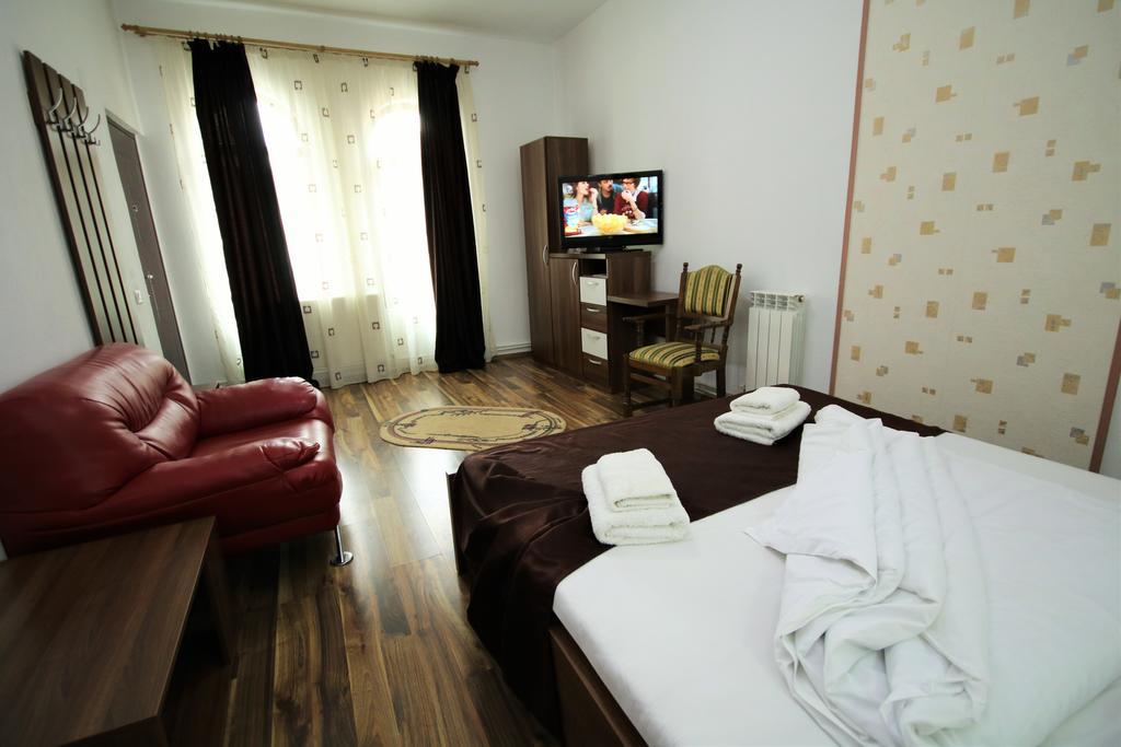 Pensiunea Eden Băile Olăneşti エクステリア 写真